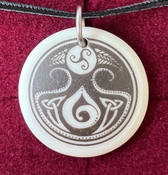 Necklace Pendant Cerridwen (Round)